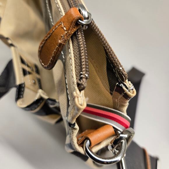 Orla Kiely Messenger Laptop Crossbody Bag in Classic Tulip Stem Black & Tan - Picture 5 of 15